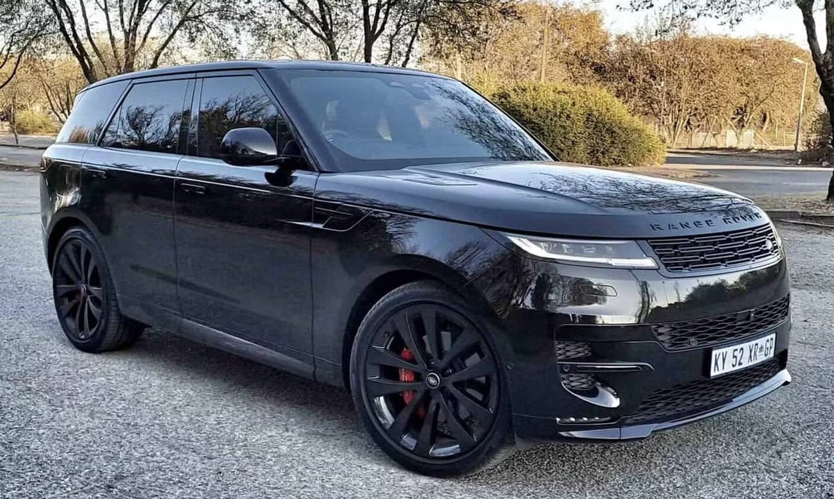 Black 2023 Range Rover Sport, three-quarter front