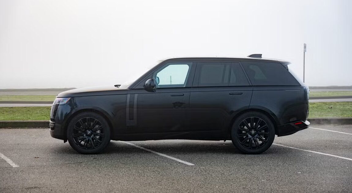 Black Range Rover rental Vancouver, North Shore dusk light